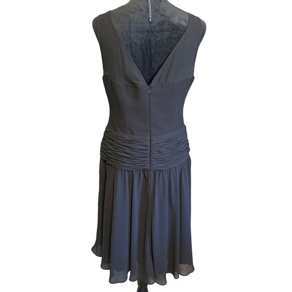 💖Elegant Evan-Picone Black Cocktail Dress W/ Ruched Waist & Rhinestone Accent - Picture 2 of 6